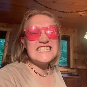 Meet your Posher, Hannah